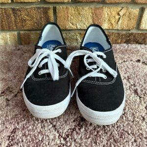 {Keds}-Size 6-Black and White Sneakers